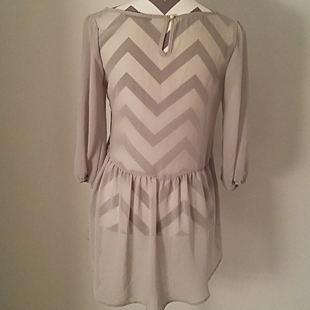 Top - Picture 2 of 3
